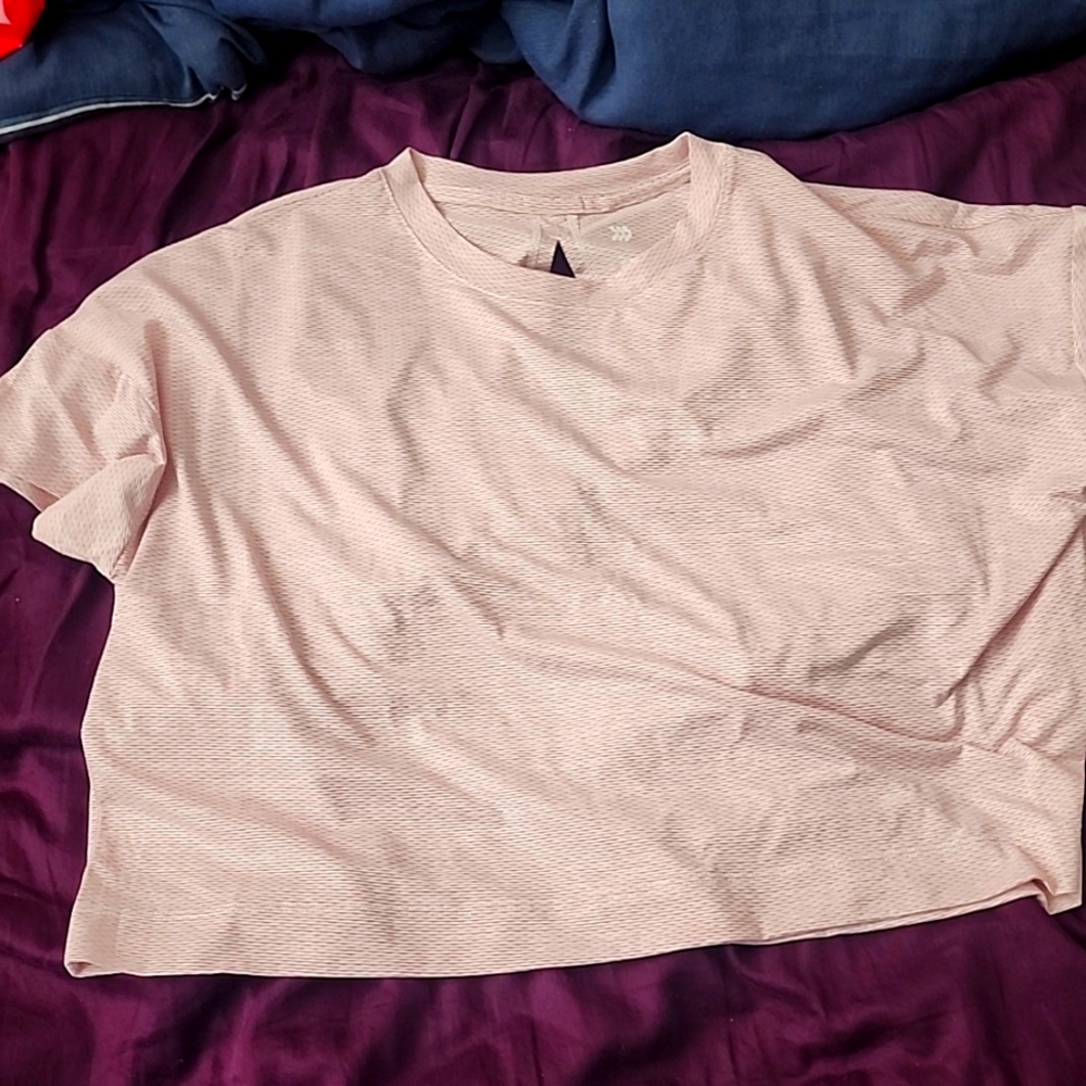 Crop top workout shirt